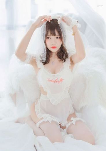 中出极品少妇_高清在线手机播放