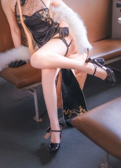 撕开美女衣服吃胸视频在线观看_DVD视频大全